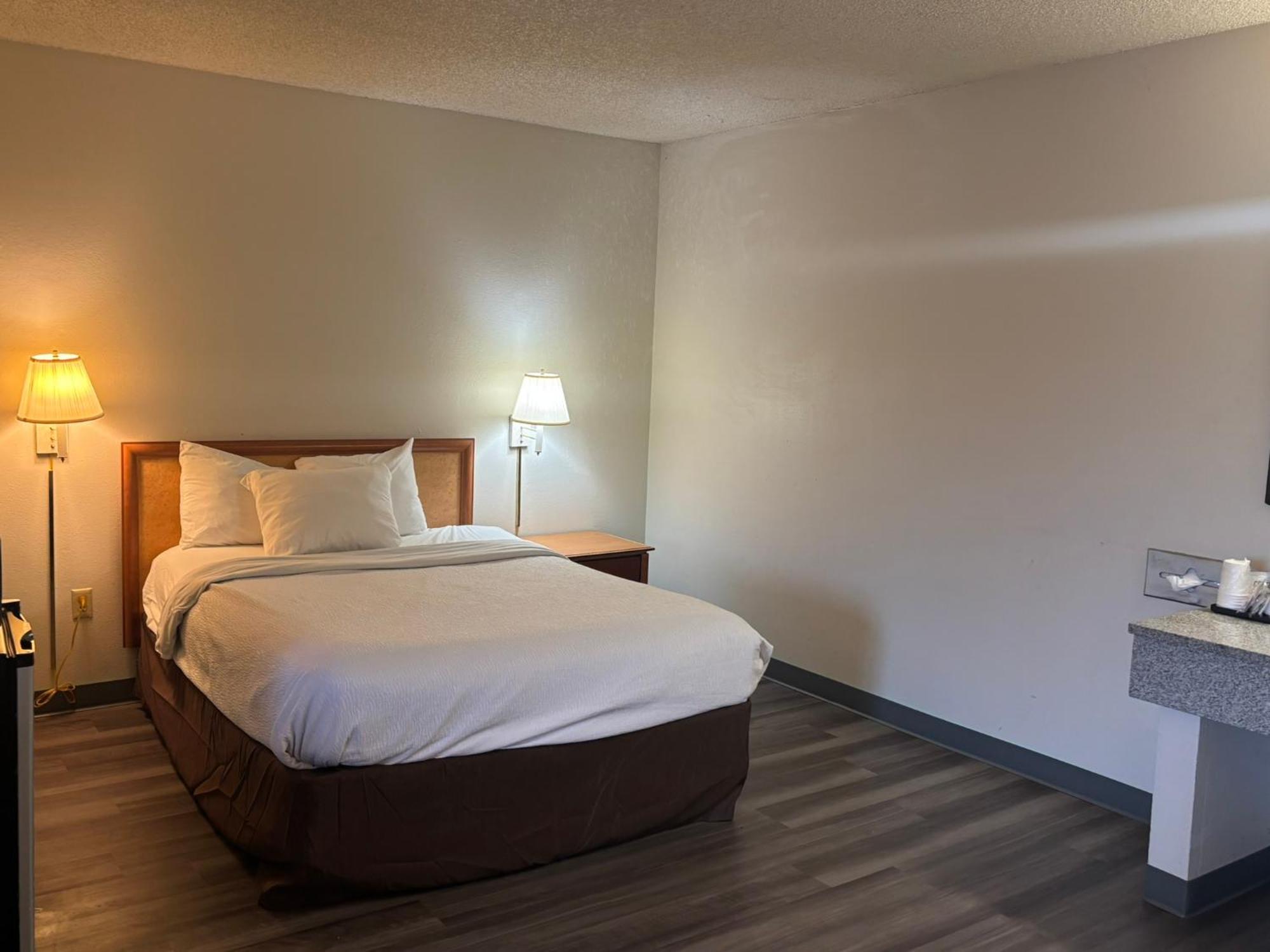 Skyway Inn - Seatac Zewnętrze zdjęcie